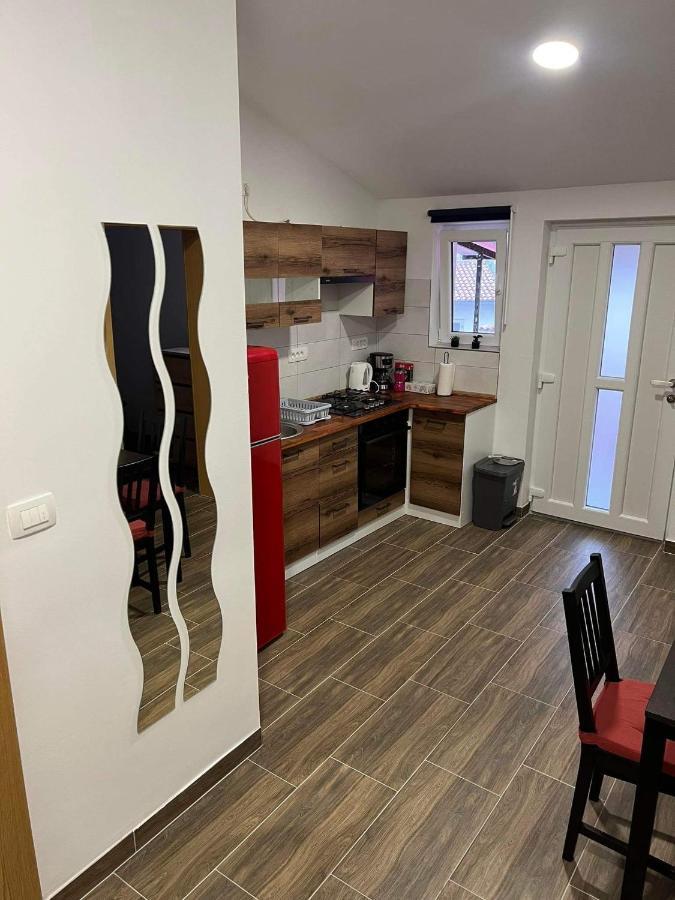 Apartma Mia Crni Kal Exterior photo